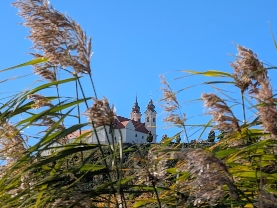 Kompleksowy przewodnik turystyczny: Tihany